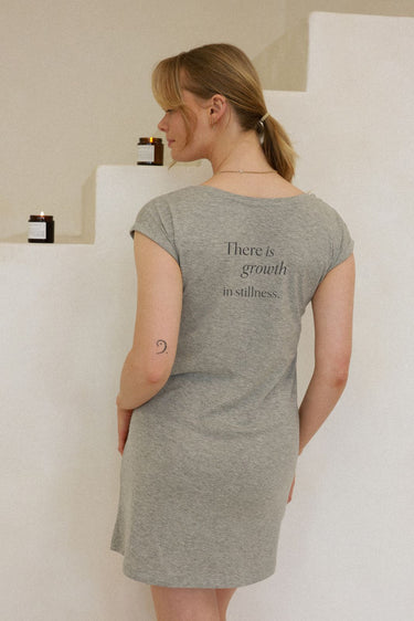 "Growth" Bed Tee Back Cursive